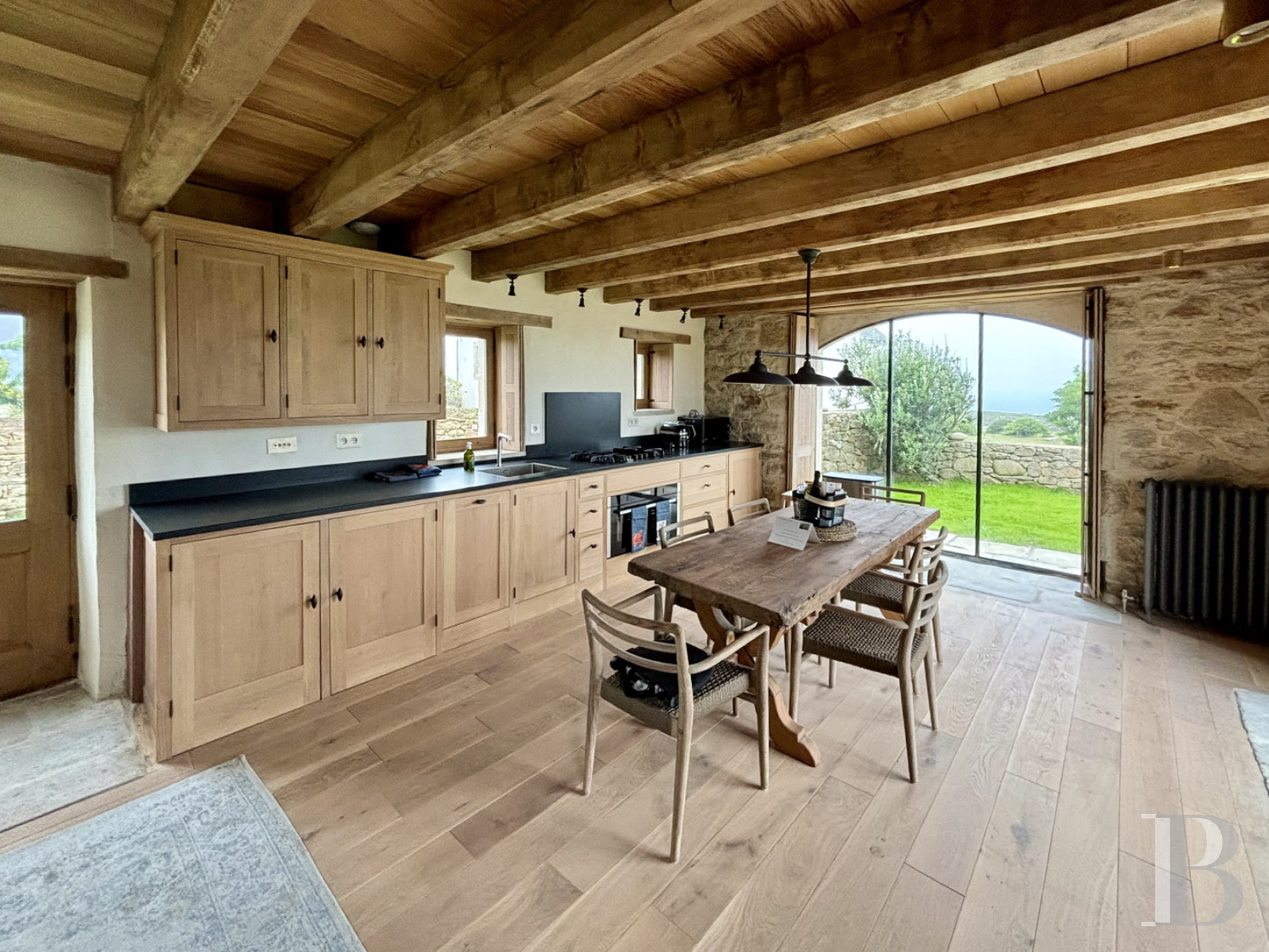 A former semaphore station overlooking the sea in Finistère, at the tip of Lervily - photo  n°28
